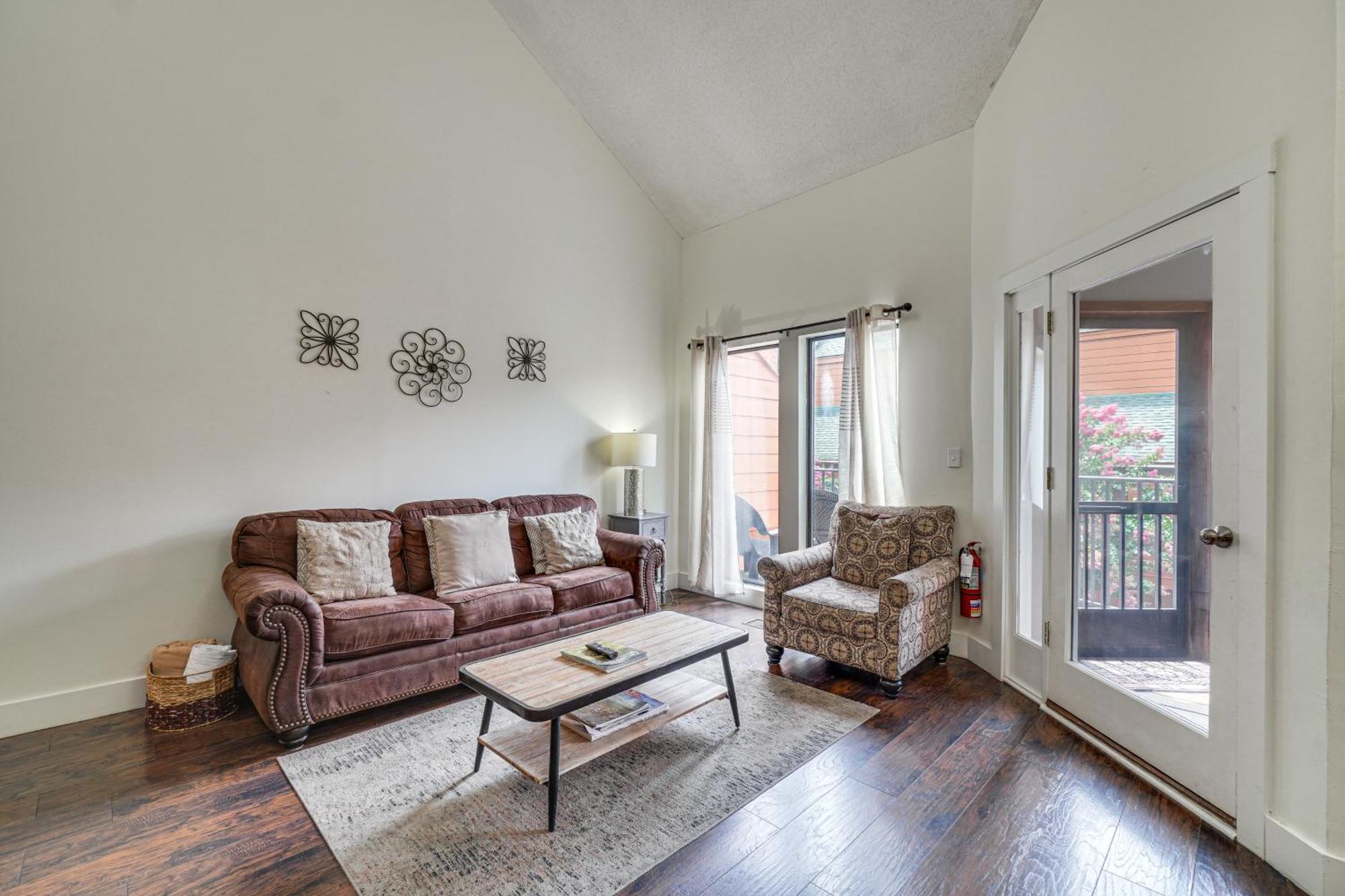 Gatlinburg Mountain Townhome With Pool Access! Exterior photo